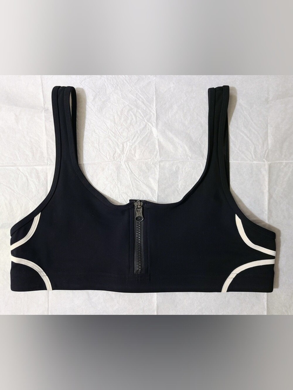 NWOT - Lululemon - (Size M) Zip Up Women's Sports Bra